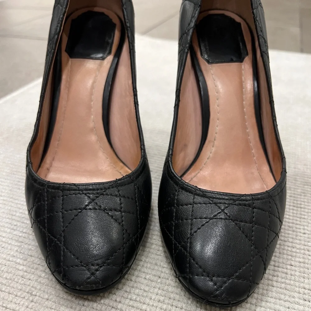 Dior Quilted Pump - Picture 5 of 12
